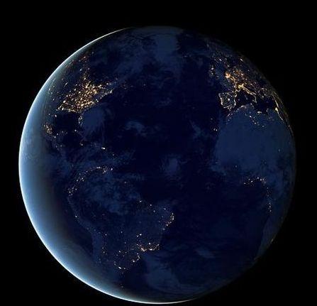La planète Terre photographiée de nuit