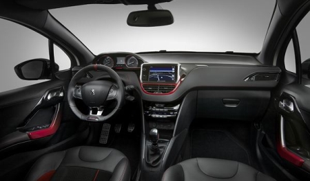 intérieur de la 208 gti